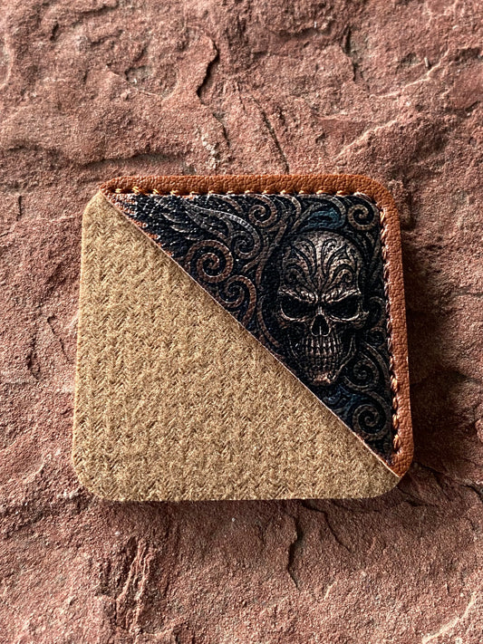 Corner Bookmark: Tribal Skull