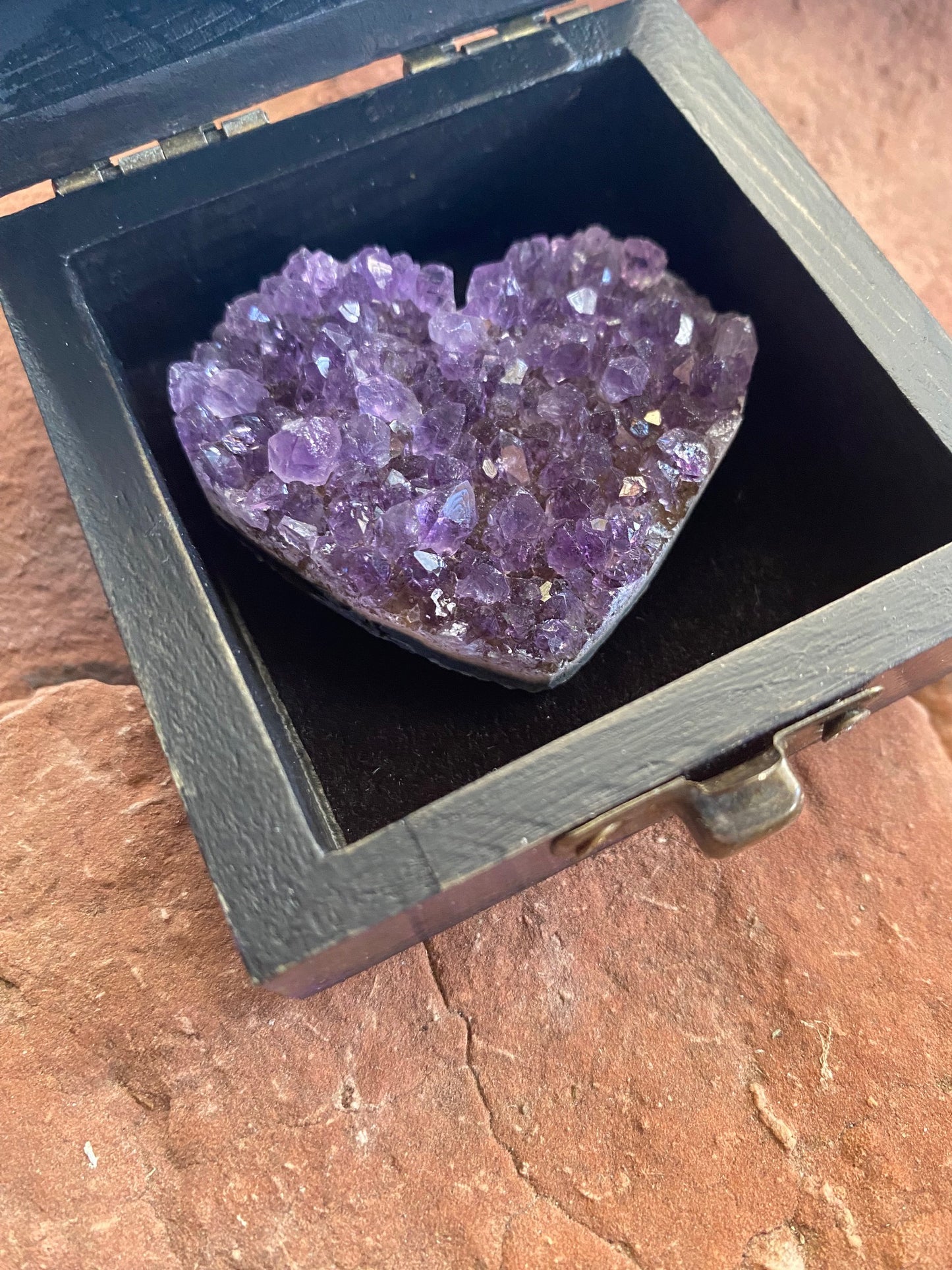 Timber & Stone Enchanted Keepsakes- The Heart that Remembers ~Amethyst Cluster Heart