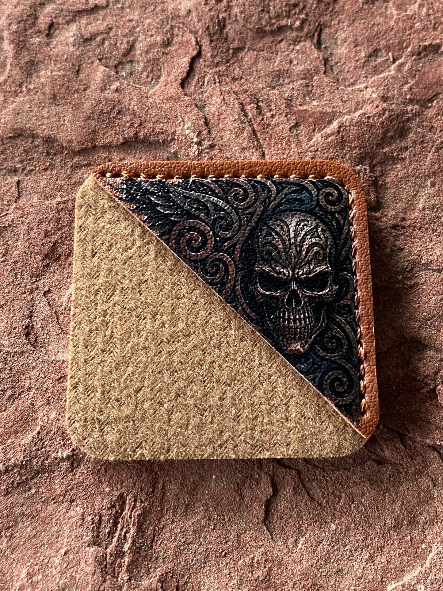 Corner Bookmark: Tribal Skull