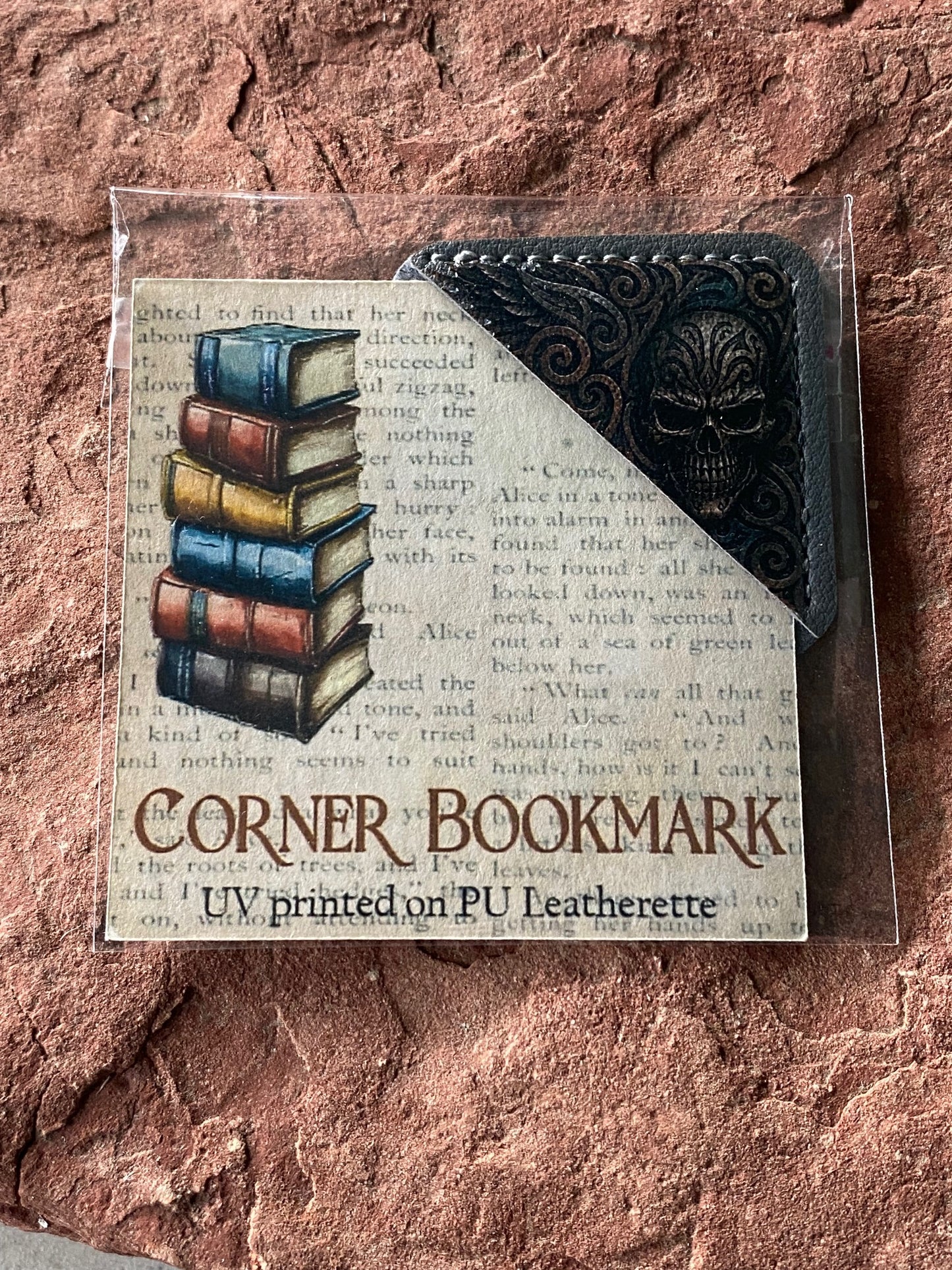 Corner Bookmark: Tribal Skull
